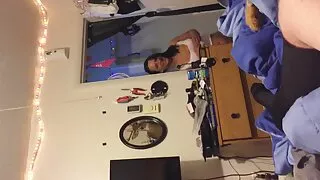 পায়ু-পাগল হুকার বনি ...