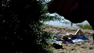 জাগানো স্বর্ণকেশী চো ...