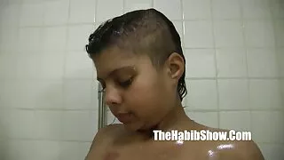 ট্যাটু সঙ্গে চোখ ধরা ...