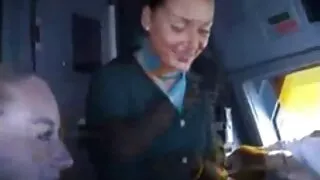 বাথরুমে একটি বড় কাল ...