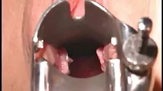কমনীয় একক মেয়ে পাভ ...