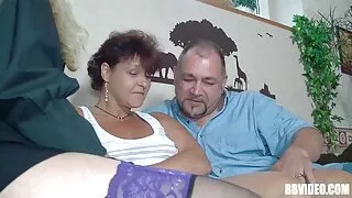 আশ্চর্যজনক স্বর্ণকেশ ...
