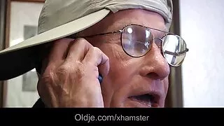 নাথান ব্রনসন শর্টস অ ...