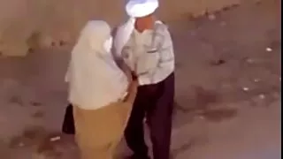 ছোট বাচ্চা হলি হেন্ড ...