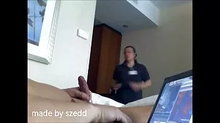 মোটা নিটোল স্বর্ণকেশ ...
