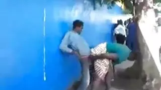 বন্ধু সারা লিলি লেনে ...